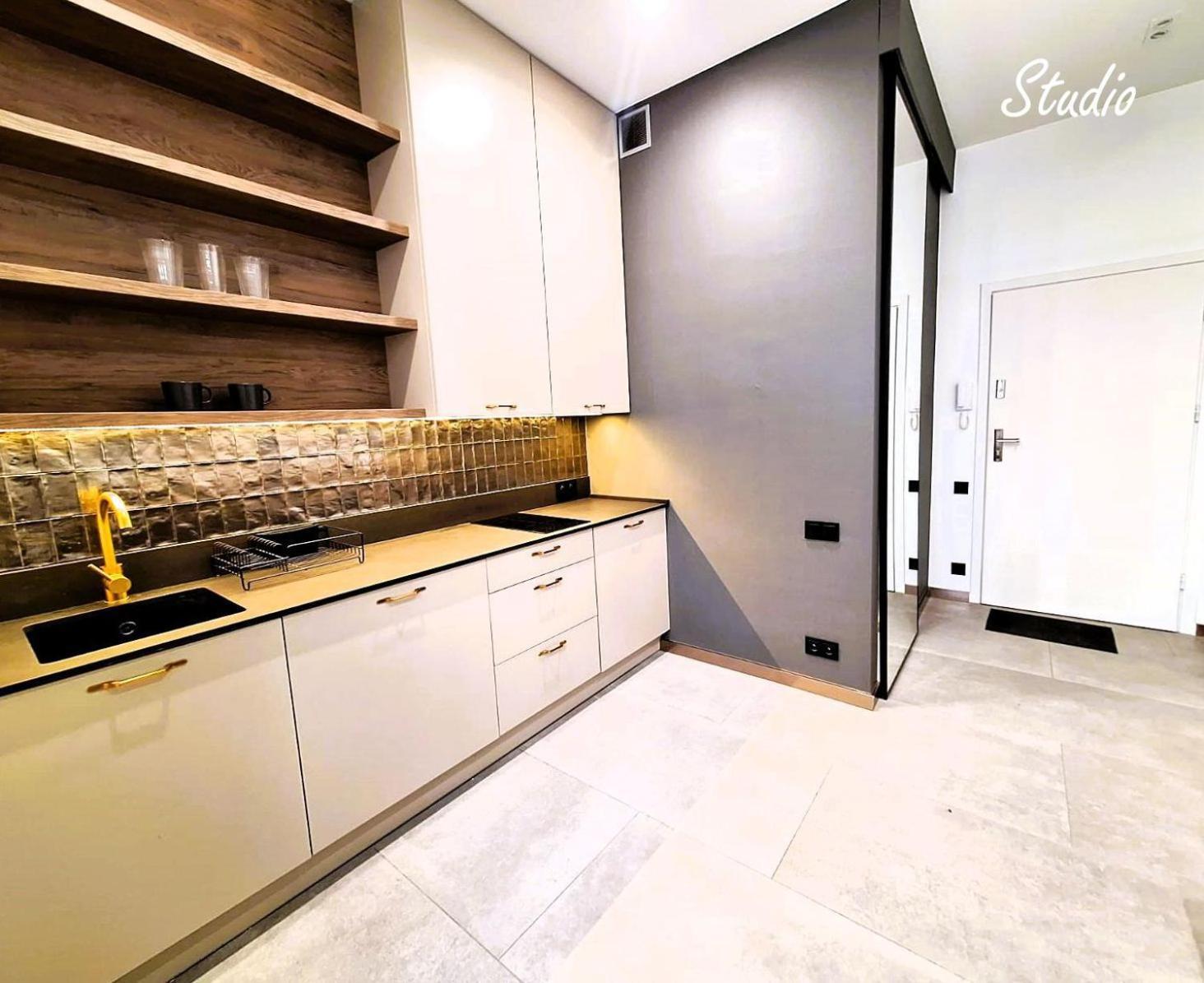 Gold City Point Piotrkowska 37 วูดช์ ภายนอก รูปภาพ